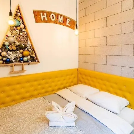 公寓 шпитальна 30