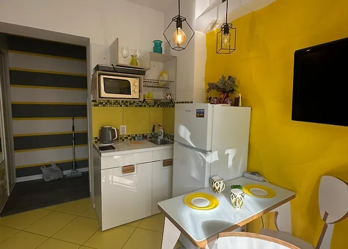 шпитальна 30 *